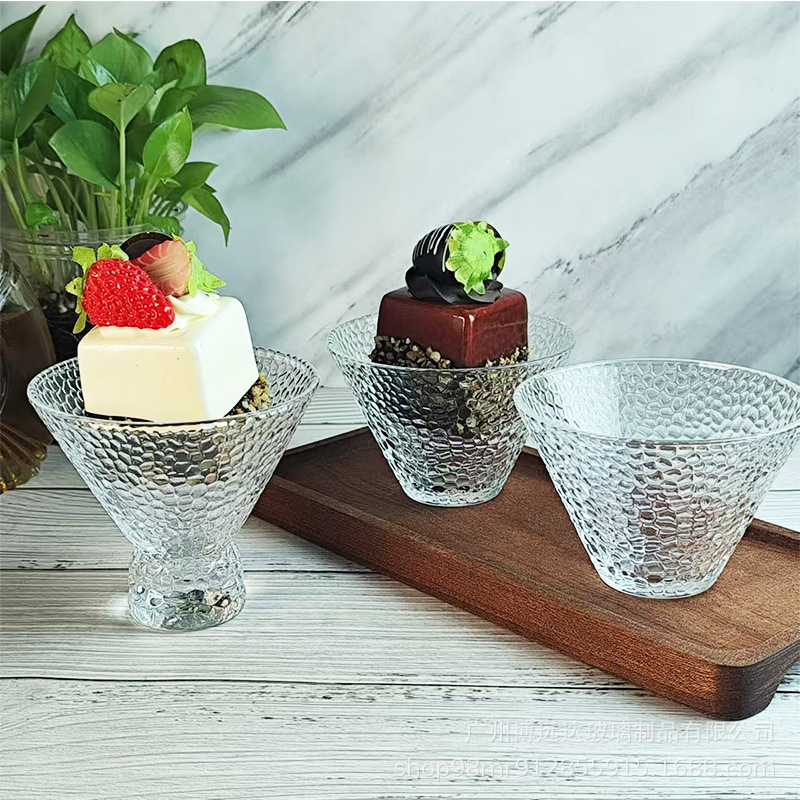High-appearance-level ice cream bowl, dessert salad bowl, glass bowl, household fruit yogurt pudding glass bowl, martini cup full figure