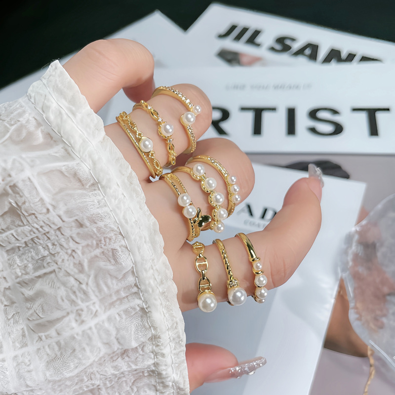 French retro pearl inlaid simple open ring, a fashionable, sweet and cool style for women in Hong Kong, with a unique temperament and a sense of high-end appeal Application Scenario