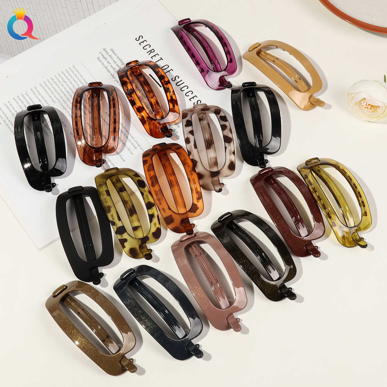 Qiyue Cross-border Oval Frog Clip, Large ponytail hair clip, Women's back head, large amount of coiled hair, twist clip hair accessory Application Scenario