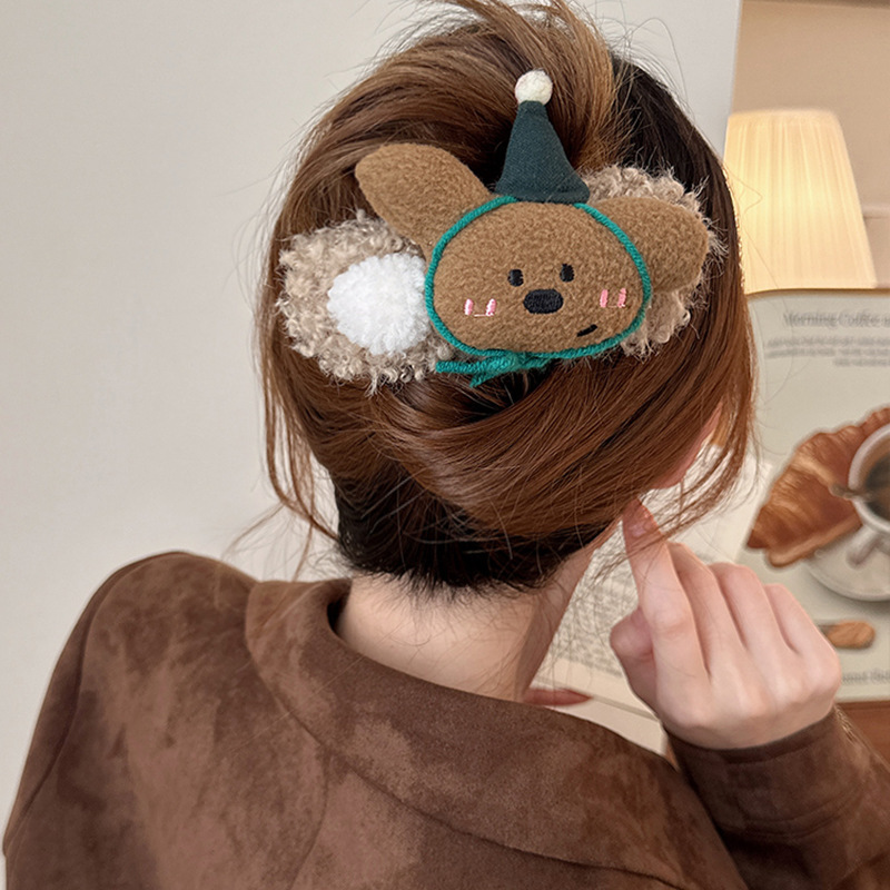 Spring and summer cute plush hairpin for women, 2025 new style, high-end style, large updo hair at the back of the head, duckbill hairpin, hair accessory Application Scenario