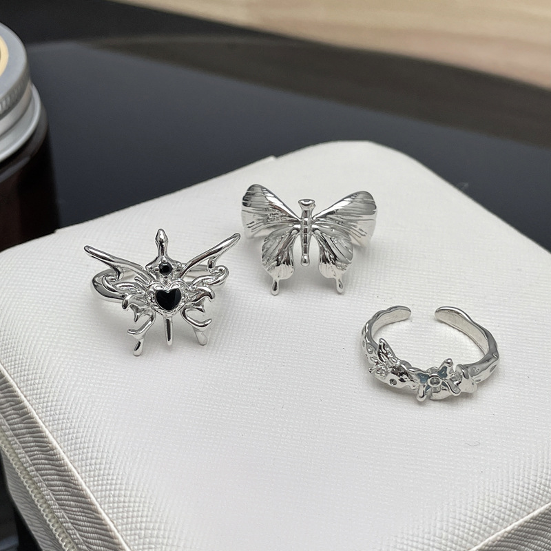 A cold and elegant plain ring with a brushed irregular butterfly opening, a simple and niche ring for women, exuding a sense of light luxury and sophistication Specification drawing