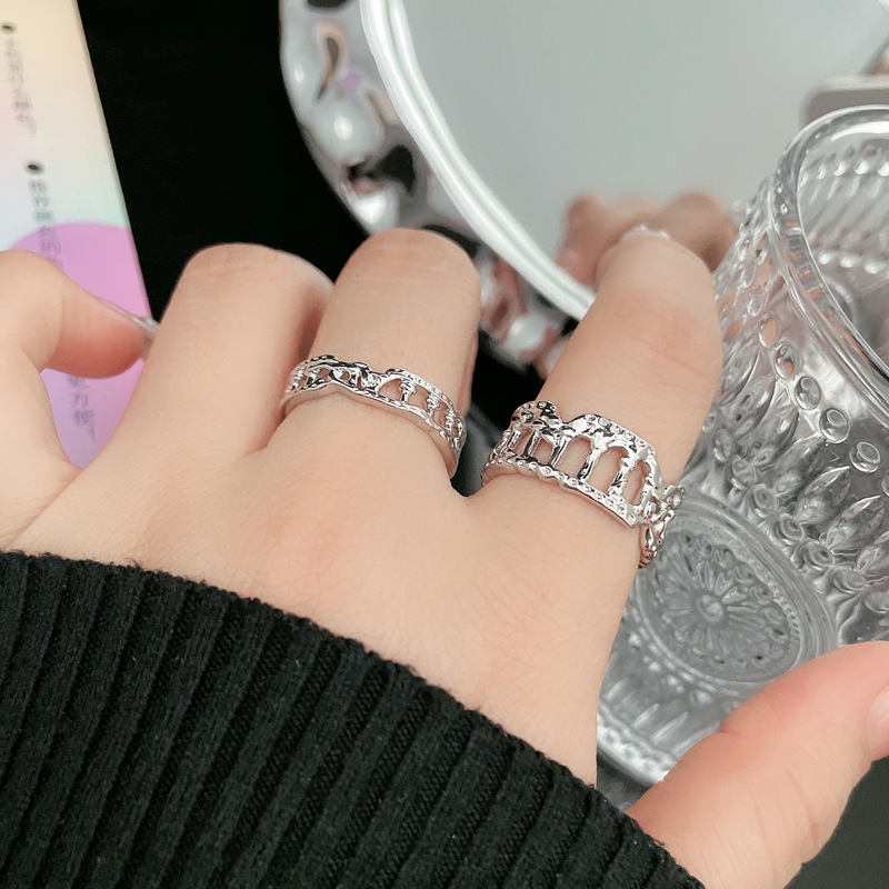 Niche couple rings for women, adjustable irregular texture, fashionable and individual index finger rings, cold style, simple and versatile, trendy full figure