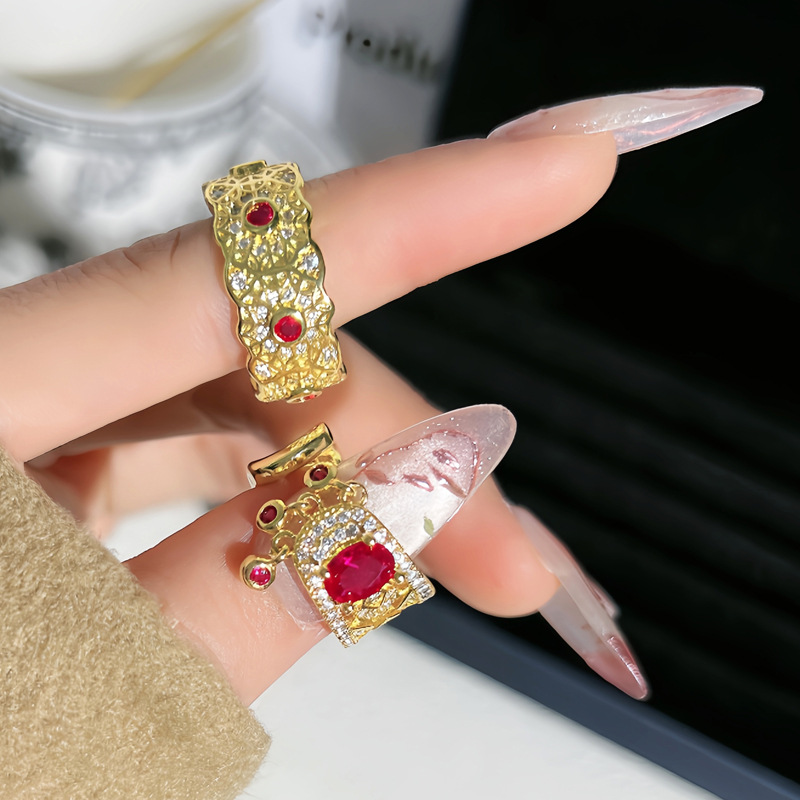 French light luxury, retro and high-end rose red diamond ring, women's court style Daisy, versatile and fashionable tassel new ring full figure