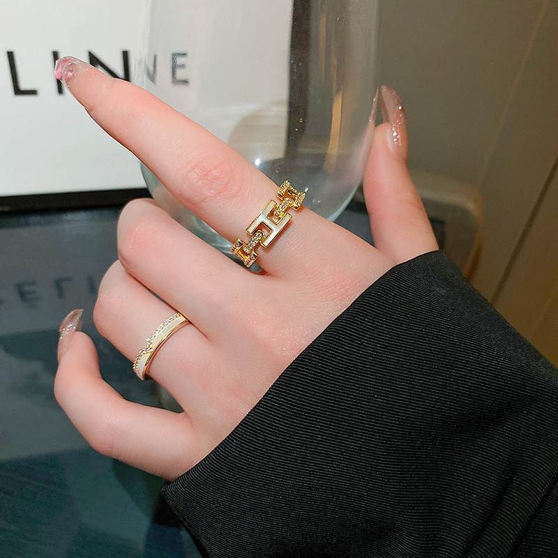 A trendy, individualistic, light luxury and high-end drip-glazed open ring with a cold and unique style on Instagram full figure