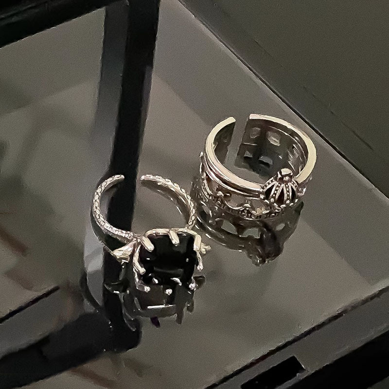 Dark retro aged zircon ring, female hip-hop Instagram style, fashionable and individual, niche design sense, open-mouth eating ring Application Scenario