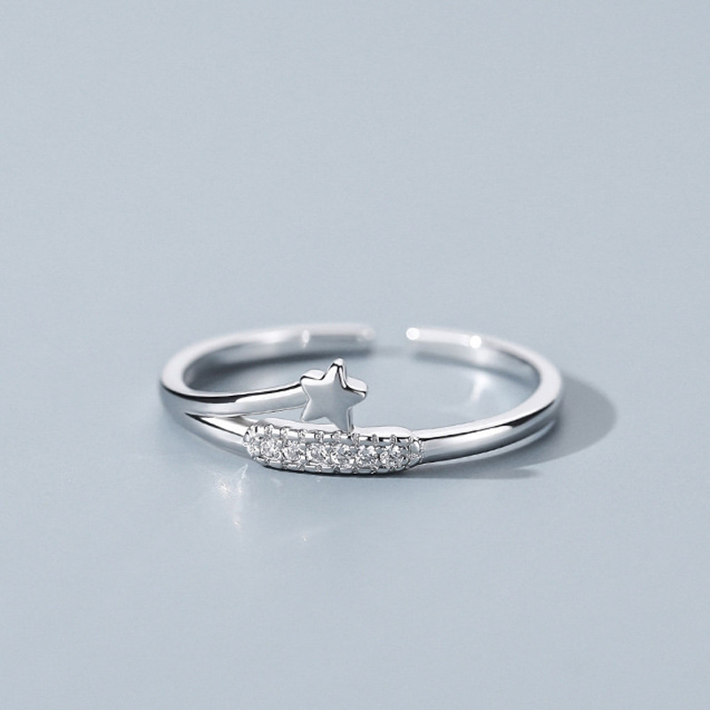 A simple and fresh star-opening ring for a Korean female best friend, cold and charming. A star-set zircon adjustable food ring full figure