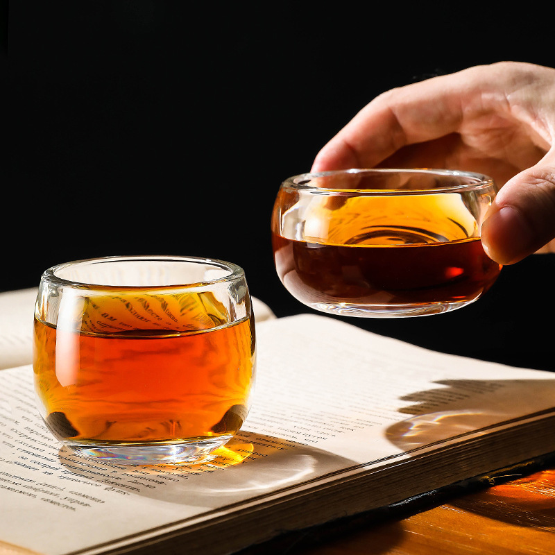 Household thickened finger cups that are not hot to the touch, tea-tasting cups, master cups, exquisite meditation tea cups, glass tea sets, 2 liang cups full figure