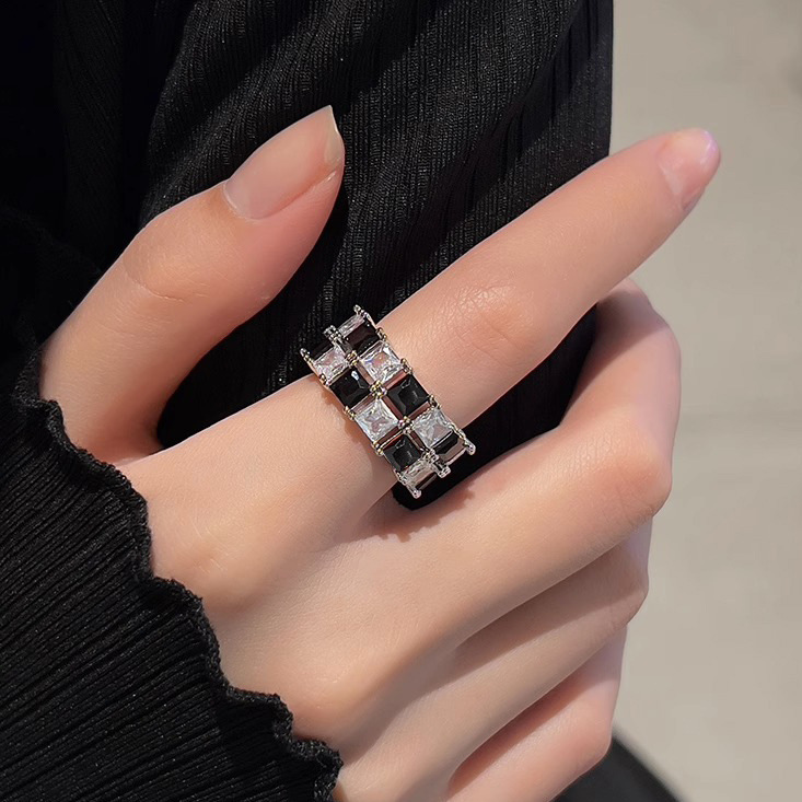 Ins-style niche design sense checkerboard zircon ring, women's light luxury high-end ring, cool open index finger ring full figure