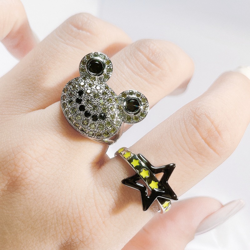 A niche design sense, star-shaped color-blocking glazed open ring, a sweet and cool frog for women, exquisite, fashionable and individual food ring trend Application Scenario