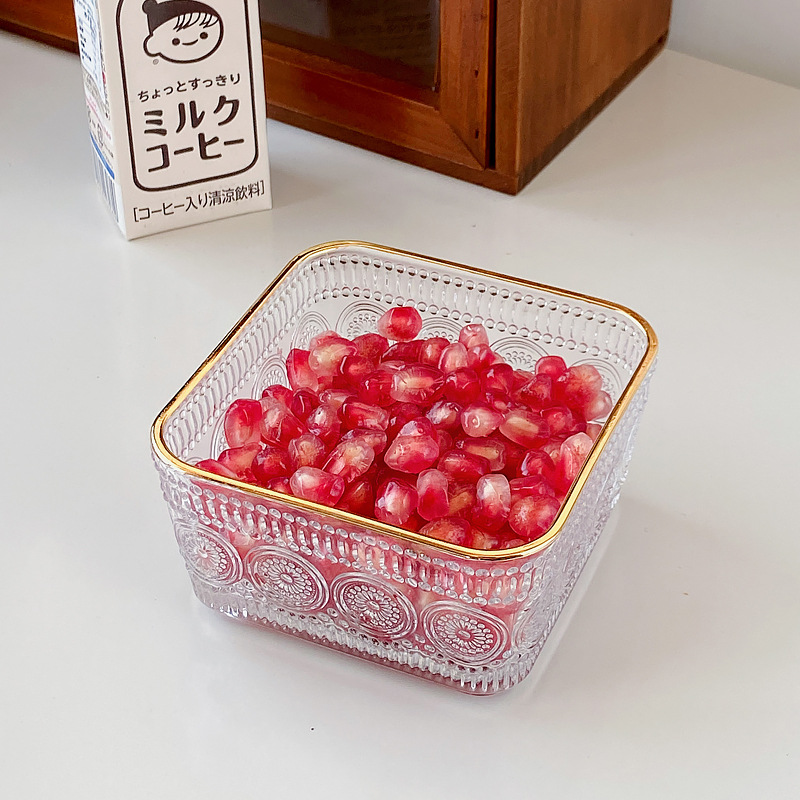 Japanese and Korean Ins-style square glass small bowls with sunflower patterns, snack bowls, fruit salad bowls, and girlish glass bowls full figure