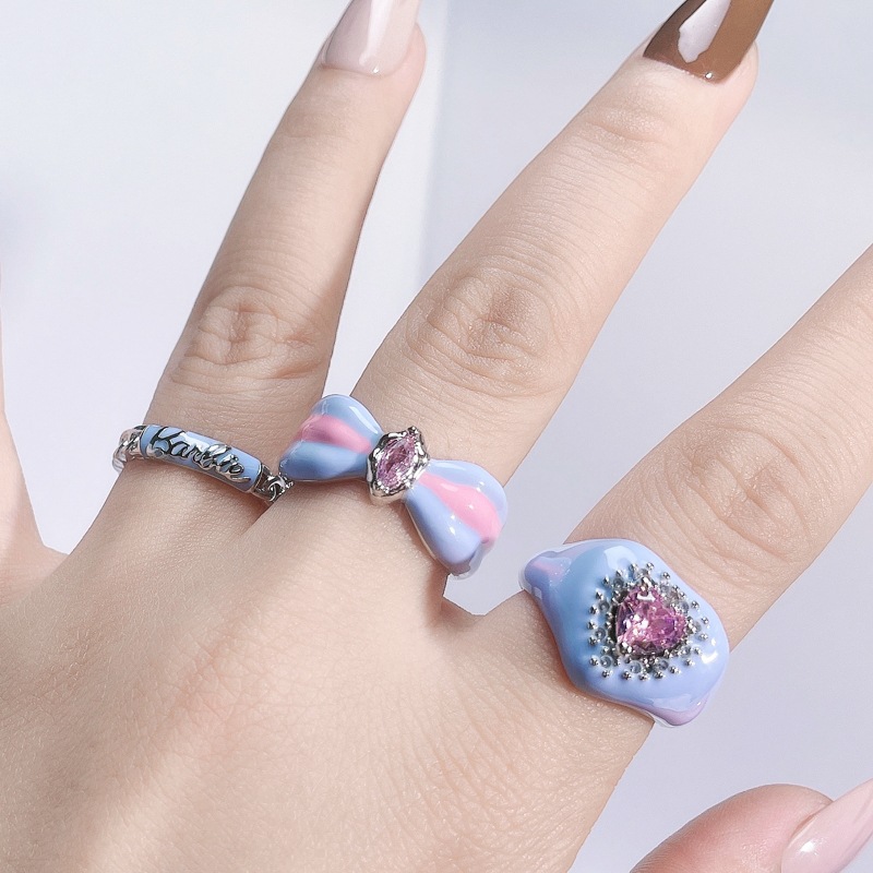A sweet and cool girl style, fashionable pink diamond drip glaze open ring, ins cold style, individual and versatile index finger ring Application Scenario