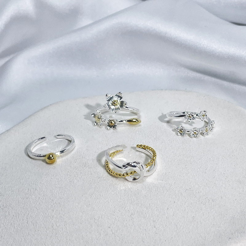 The irregular star-shaped heart-shaped opening ring with a unique color scheme exudes a high-end, trendy and cool vibe for women. It is a neutral and fashionable jewelry and index finger ring Application Scenario