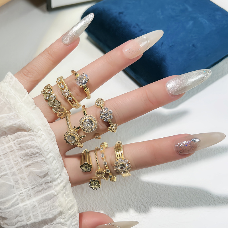 Old money style retro exquisite flower micro-inlaid fashionable rotatable geometric ring for women simple and niche stacked index finger ring details Picture