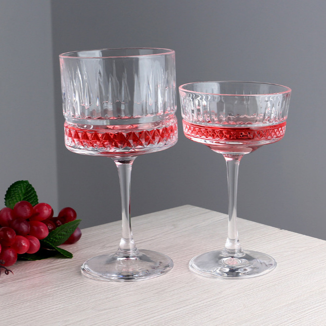 Factory wholesale of glass wine glasses, grid-patterned tall champagne glasses, brandy creative wine glasses and engraved glasses details Picture