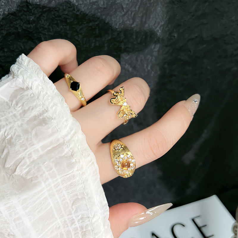 New golden tiger's eye brushed retro ring, a women's pleated butterfly, sweet and cool, high-end and elegant, light luxury index ring details Picture