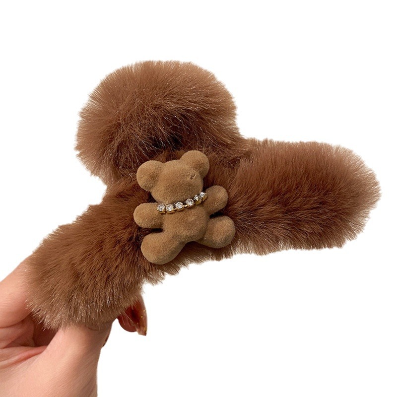 Cute little bear plush grab clip for women 2025 Spring/Summer hair accessories, shark clip, large high-end style, furry hair clip and hair accessory Item Picture