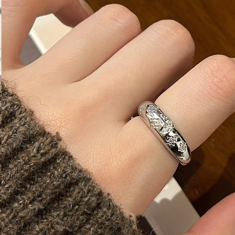 A simple and elegant star and moon micro-inlaid zircon open ring, a light luxury, fashionable and individual ring, a niche design index finger ring full figure