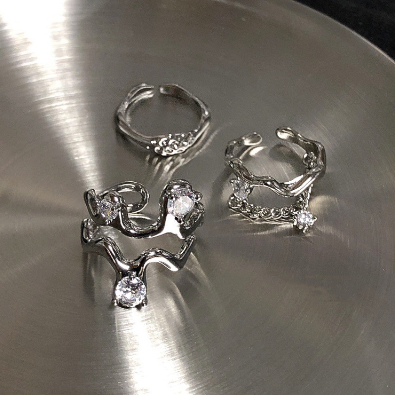 A niche design, irregular, light luxury gemstone, exquisite zircon ring with a Korean high-end feel. The irregular opening is adjustable details Picture