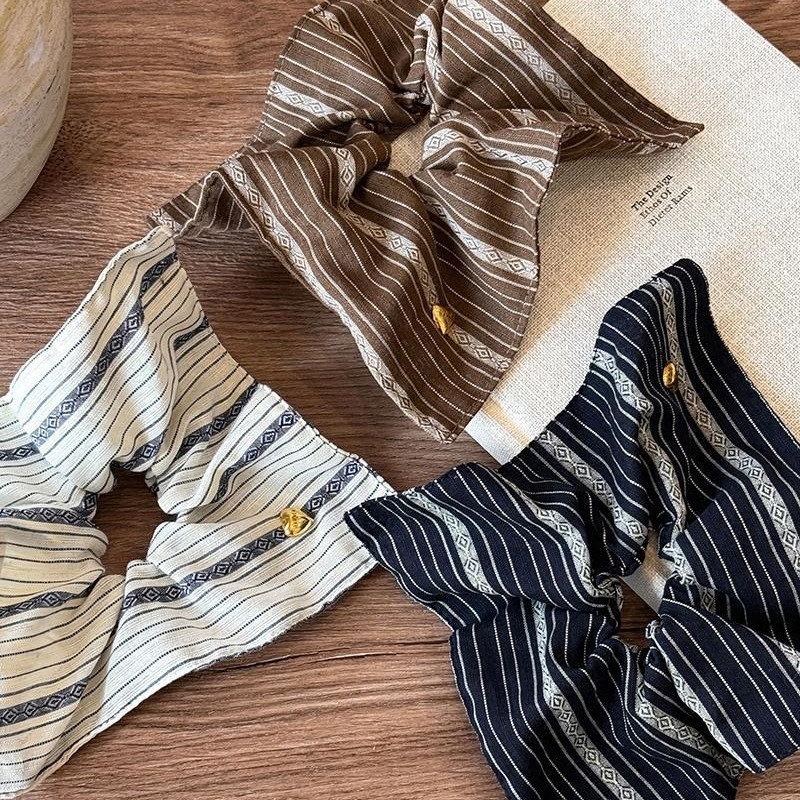 Korean-style fabric striped square scarf hair tie, a new high-end and elegant hair tie, hair flower and hair accessory by a female Internet celebrity in 2025 details Picture