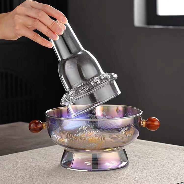Small-capacity fireplace pot, high borosilicate high-temperature resistant glass hot pot, family gathering can be heated by electric ceramic stove for boiling vegetables Application Scenario