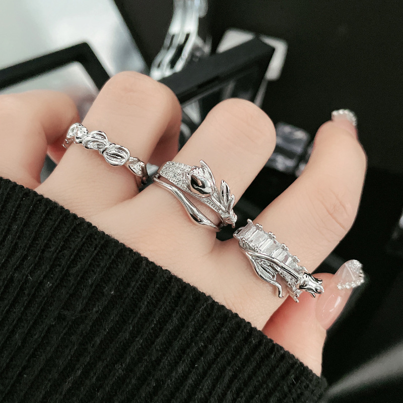 A high-end, light luxury, French-style rose flower micro-inlaid ring for women on Instagram, with a cold style and a niche adjustable ring full figure
