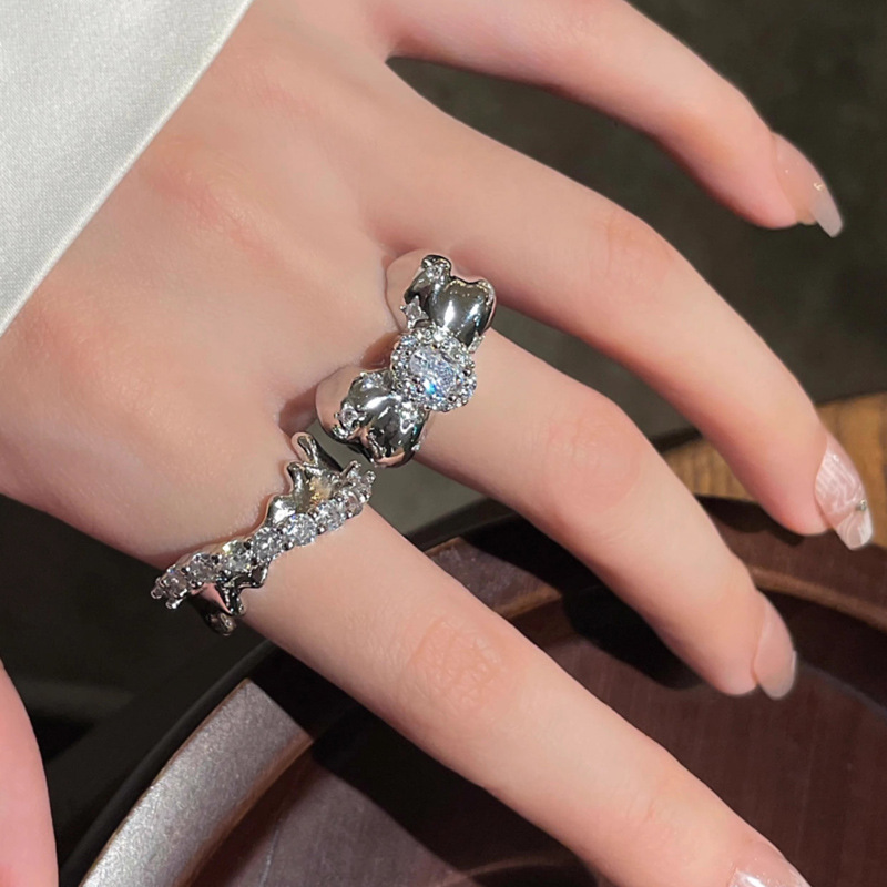 A light luxury bow zircon open ring for women with a crossover niche design, fashionable and individual index finger ring, exuding a sense of high-end elegance Specification drawing