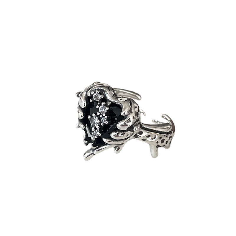 A black zircon ring with a cold and unique style for women on Instagram. It features a dark heart-shaped texture with an open design, which is a light luxury and niche design Item Picture