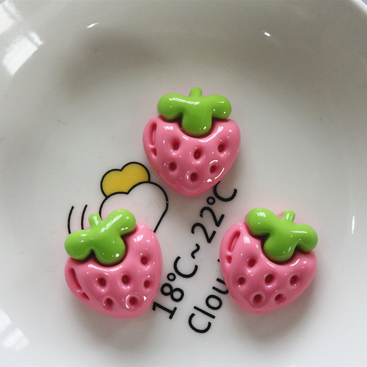 Shiny strawberry avocado fruit cream glue diy small accessories, hair accessories, headwear, hair clips, resin small accessories Application Scenario