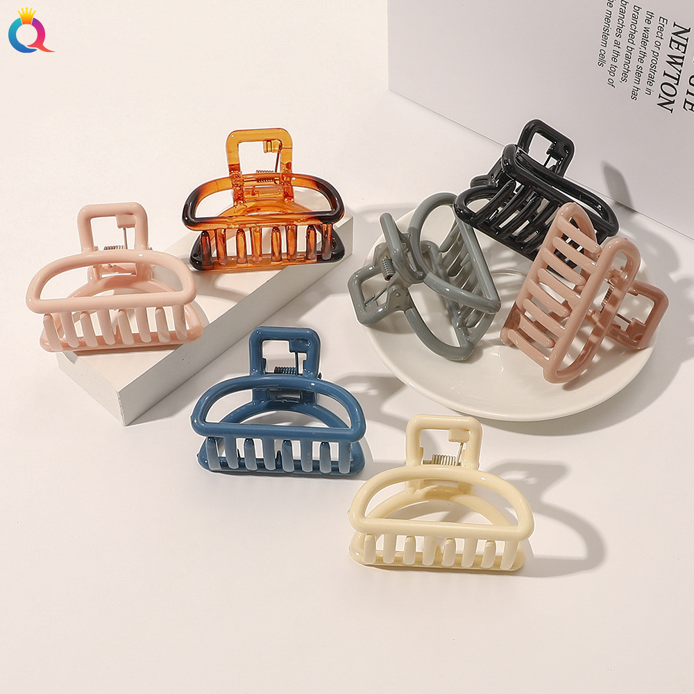 Qiyue Korean hair clip, elegant and stylish, small scratch-off clip, a popular and simple style, features a hollowed-out updo at the back of the head and a shark clip hair accessory details Picture