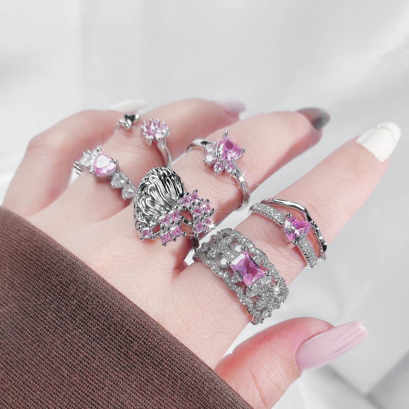 Sweet and cool pink diamond heart-shaped opening ring for women, with a unique design sense, light luxury, fashionable, exquisite and individual index finger ring full figure