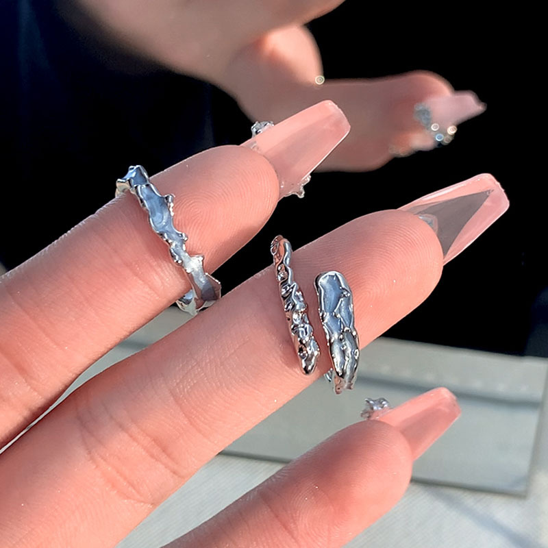 Liquid blue thorn personalized open ring, a fashionable and unique design for women, a cool index finger ring with a cold and trendy style on Instagram full figure
