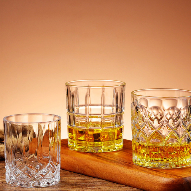 European-style diamond sword-patterned glass wine glasses, bar KTV whisky glasses, embossed glass spirits glasses full figure