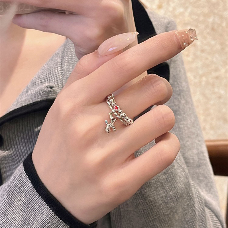 The cold and cool style of the ball dog, the colorful double-layer ring, the female niche design sense, the heart-shaped ring, the sweet and cool style, the cute accessory trend Specification drawing