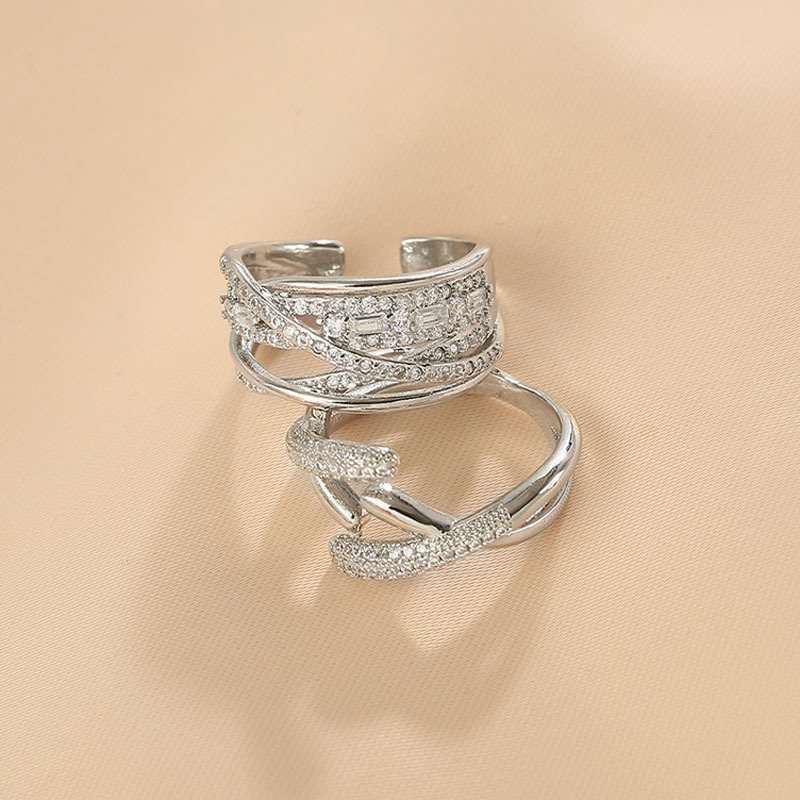 A high-end, light luxury full-diamond open-mouth ring for women, a unique and distinctive index finger ring design, a new trend ring in 2022 details Picture