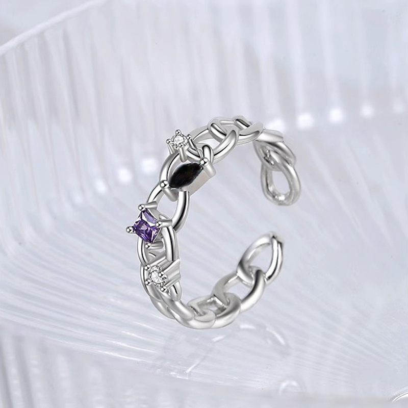 A niche design Neon-wrapped ins cold style fashionable and individual ring, a neutral style, light luxury and high-end women's ring full figure