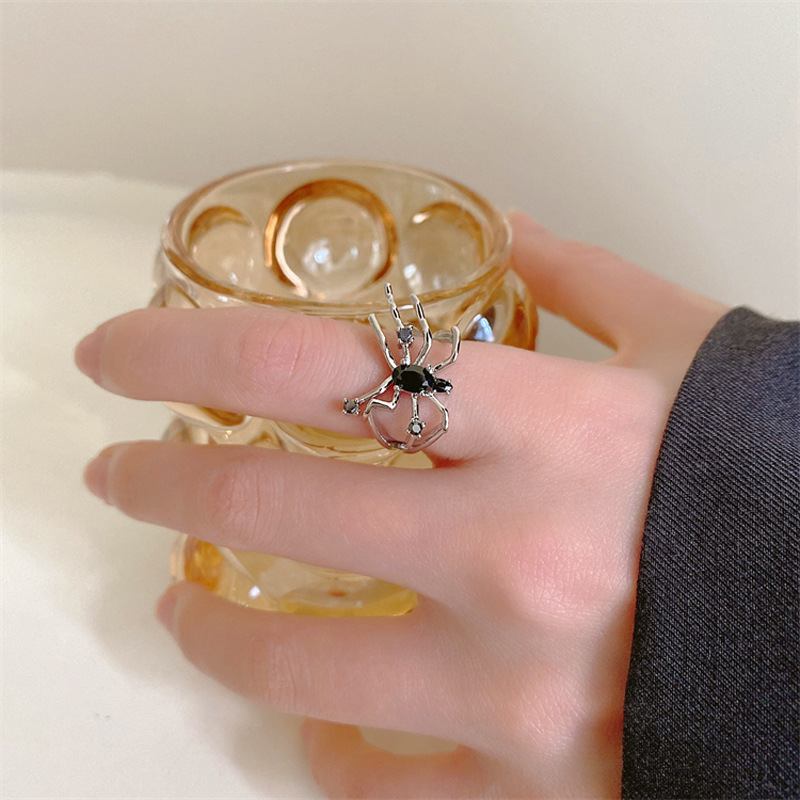 Retro ins cold style, niche micro-inlaid liquid spider open ring, female personality, dark style, simple ring girl Specification drawing