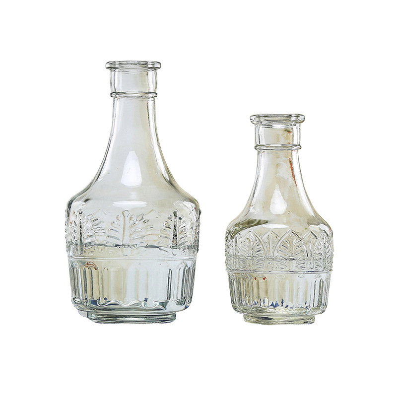 Creative wine bottle vase, simple transparent glass vase, ins fresh and simple dining room and living room decoration handicraft Item Picture