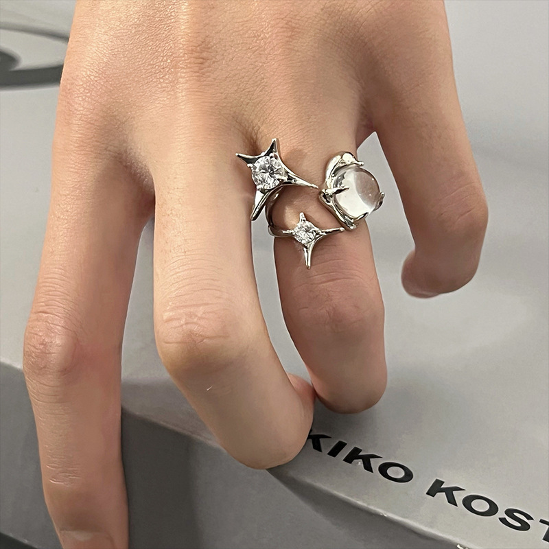 A niche design with a sense of high-end, irregular zircon, cool and individualistic open ring, adjustable for women, light luxury and versatile ring details Picture