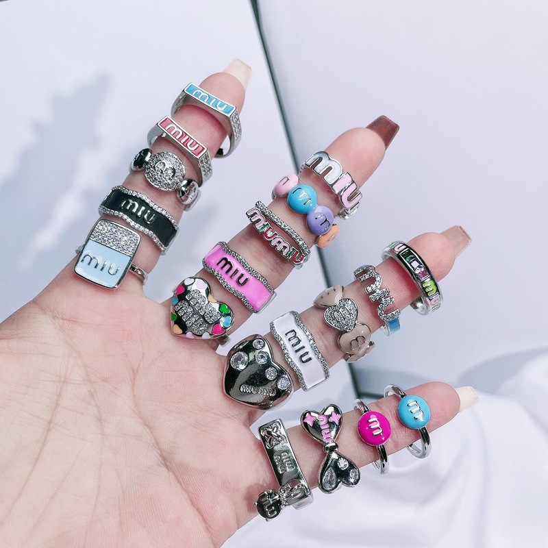 The niche design of the "Miao Letter Open Ring" with colorful glaze drops, dopamine, sweet and cool, cold style, high-end and versatile ring Application Scenario