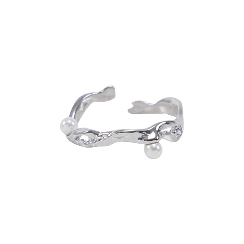 This niche design exudes a sense of sophistication and simplicity. It's an open ring with a feminine texture and a touch of light luxury. It's a personalized ring for daily commuting Item Picture