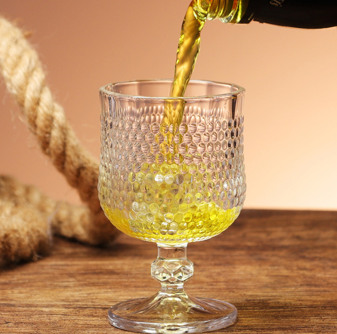 Glass embossed low-footed whisky glass, thickened cocktail glass, sweet wine glass, nightclub juice glass, tasting glass, spirits glass details Picture
