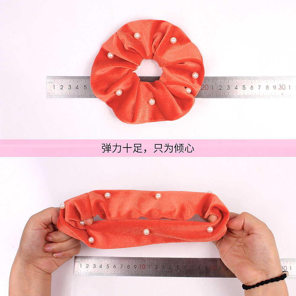 Qiyue Japanese and Korean style velvet fabric headwear, pearl hair band, large Intestine band, hair rope, hair flower, C129 Application Scenario
