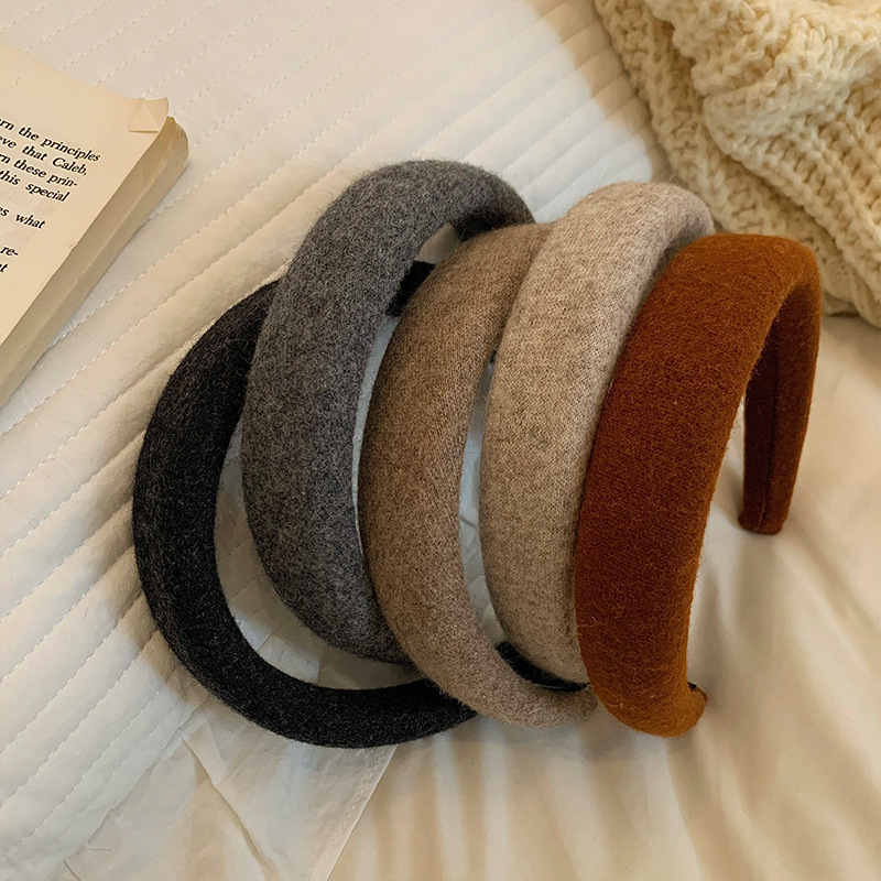 Spring and summer solid-color woolen high top hairband for women, 2025 new style headband, versatile for going out, hair clip, face wash and hair accessory Application Scenario