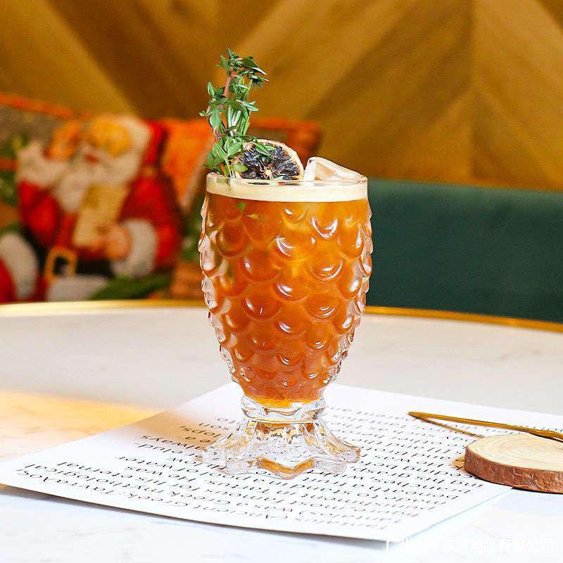 Ins-style internet-famous beauty fishtail glass cup, embossed cup, creative mermaid cup, juice cup, milkshake cup, engraved cup Application Scenario