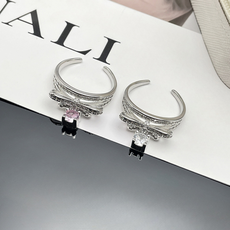 Korean sweet bow, pink diamond tassel, elegant open ring, women's niche design, fashionable and versatile ring accessory Application Scenario