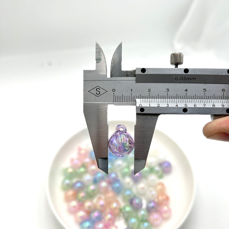 Wholesale of iridescent acrylic beads, 16mmUV anti-scratch crack scattered beads, hand-strung beads, DIY accessories Application Scenario