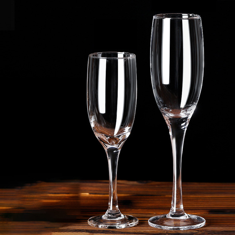 High-end glass flute champagne glass, white wine highball glass, champagne wine glass, sparkling wine glass, integrated flute glass Application Scenario