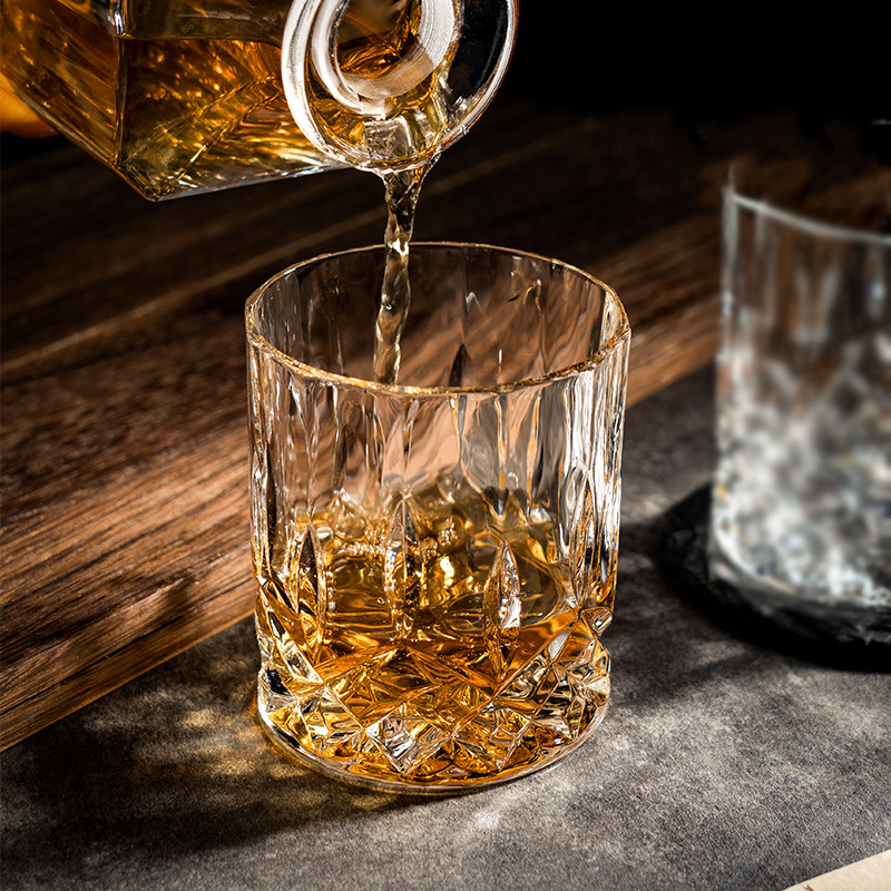 Whisky wine glasses for home use, retro European crystal glass wine glasses, creative Ins-style beer glass bar set Application Scenario