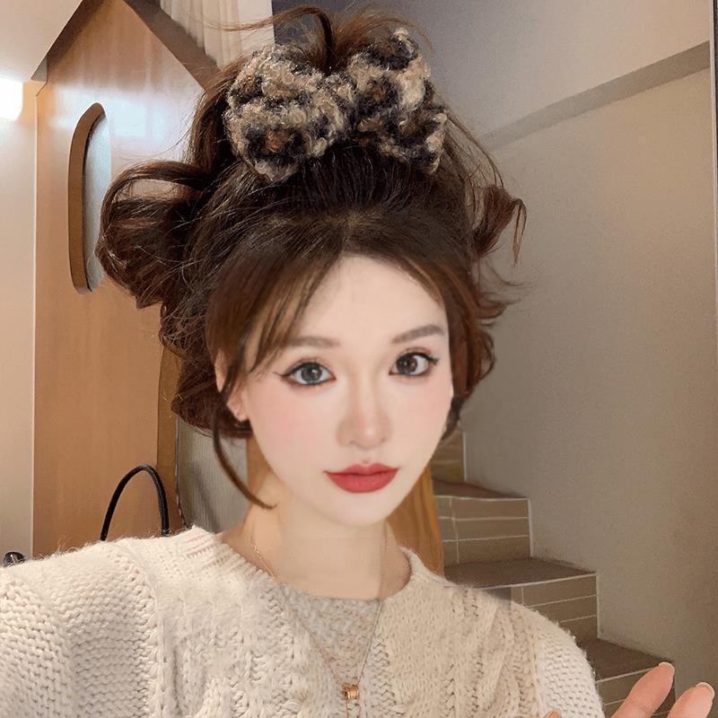 Spring and summer leopard-print plush bow bun hair clip, female back head style plate hair clip, high ponytail fixed hair clip Specification drawing