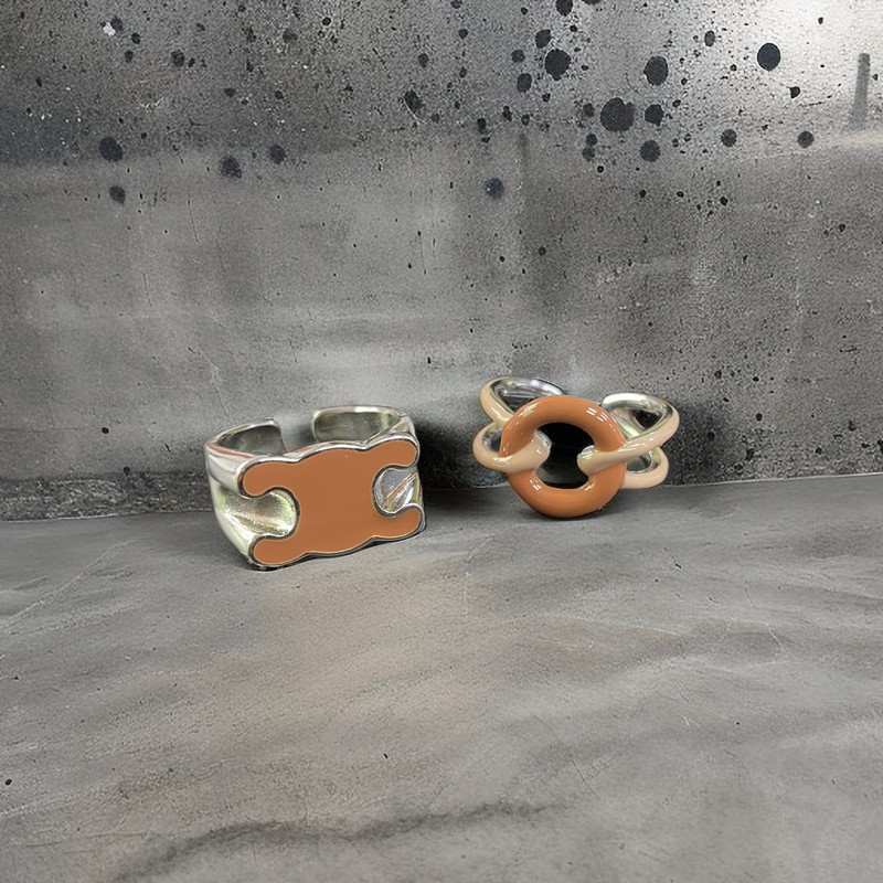 The Maillard style European and American retro open ring is a niche design for women with a cold drip glaze style, which is fashionable and individual. It's cool and trendy full figure